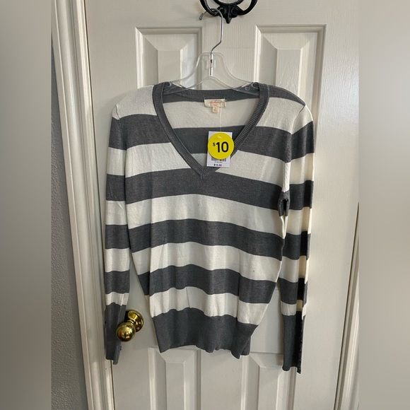 Ambiance Sweaters - NWT F21 Heather Grey/Ivory Sweater MUST BUNDLE